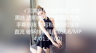 STP28526 鸭舌帽红唇美女小姐姐！白皙皮肤贫乳！气质超棒掰开小穴，白丝袜展示美足，跳蛋塞入骚逼