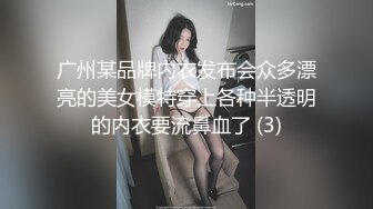 约极品美臀女技师按摩调情,脱下黑丝摸穴舔逼,翘屁股后入套子掉了内射