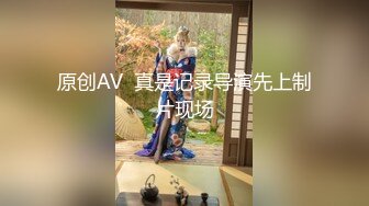 女高反差婊直接把我拉到教学楼厕所口交