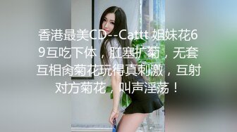 YC商场抄底齐逼白裙黄发小美妞??蕾丝黑窄内遮盖不住肥臀和深沟