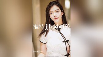 【新片速遞】&nbsp;&nbsp; 萝莉范小美女 看着肉嘟嘟的脱光光逼毛浓密黑黝黝 口干舌燥冲动，白皙丰满肉体不停把玩扣搓 压上去用力进入猛操[1.77G/MP4/40:55]