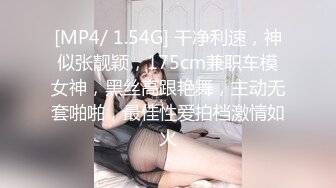 黑丝大奶JK美眉 今天有没有带礼物 怎么这么紧 上次跟你啪啪后就没有啪过 没跟男朋友啪过 上位骑乘很卖力被大叔无套内射