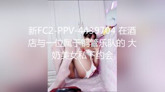 年轻男女的性爱日常，全程露脸颜值不错，温柔可爱有纹身伺候小哥的大鸡巴，各种舔弄各种抽插，呻吟可射好骚