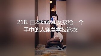 晚上喝点酒壮胆提前躲在学校女澡堂隔间里面偷拍前来洗澡的女学生,心提到嗓子眼了,生怕她们推我的门