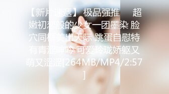 五星级变态偷拍牛人连拍几个妹子竟然伸手去接妹子的便便偷走,妹子拉到一半回头看的时候,发现便便凭空消失吓坏了